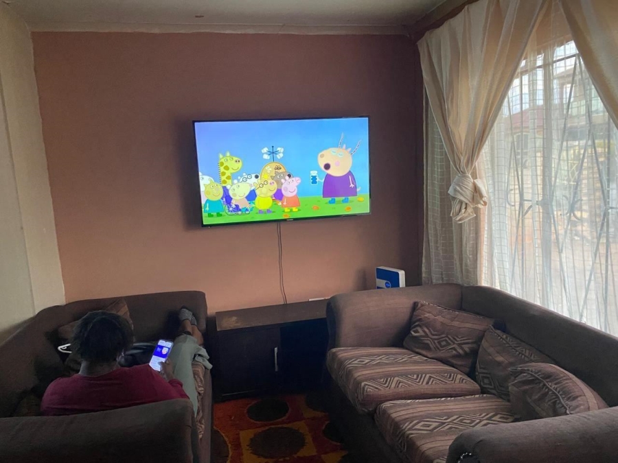 2 Bedroom Property for Sale in Tlhabane North West